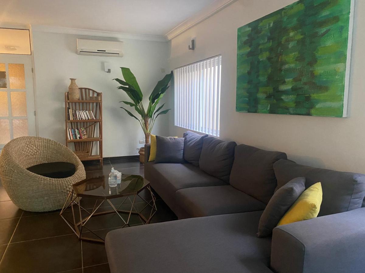 L'Oasis Guesthouse Cotonou Luaran gambar
