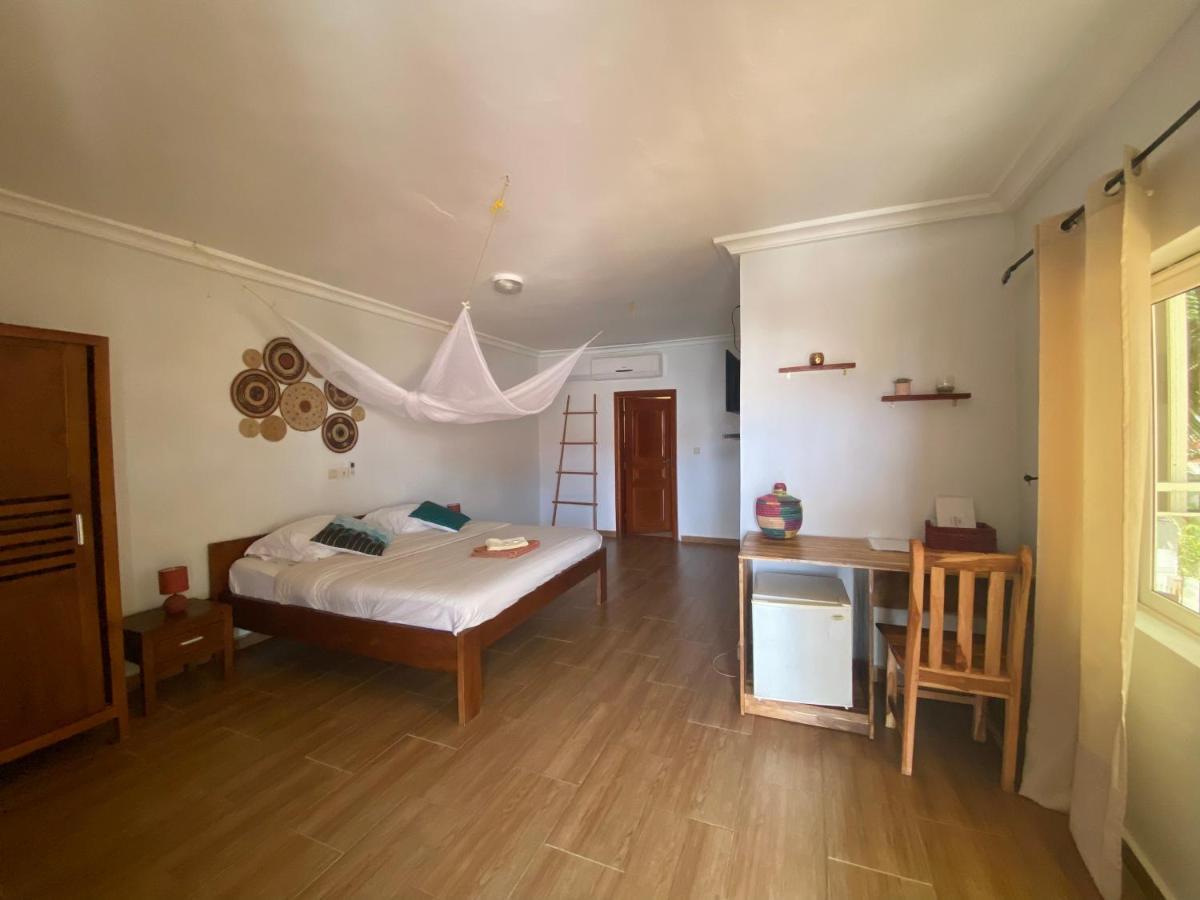 L'Oasis Guesthouse Cotonou Luaran gambar