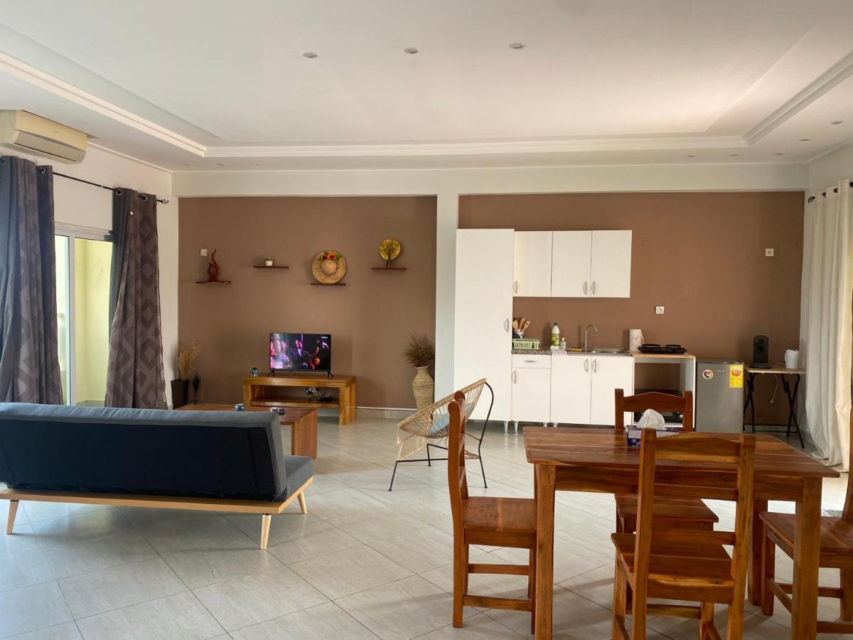 L'Oasis Guesthouse Cotonou Luaran gambar