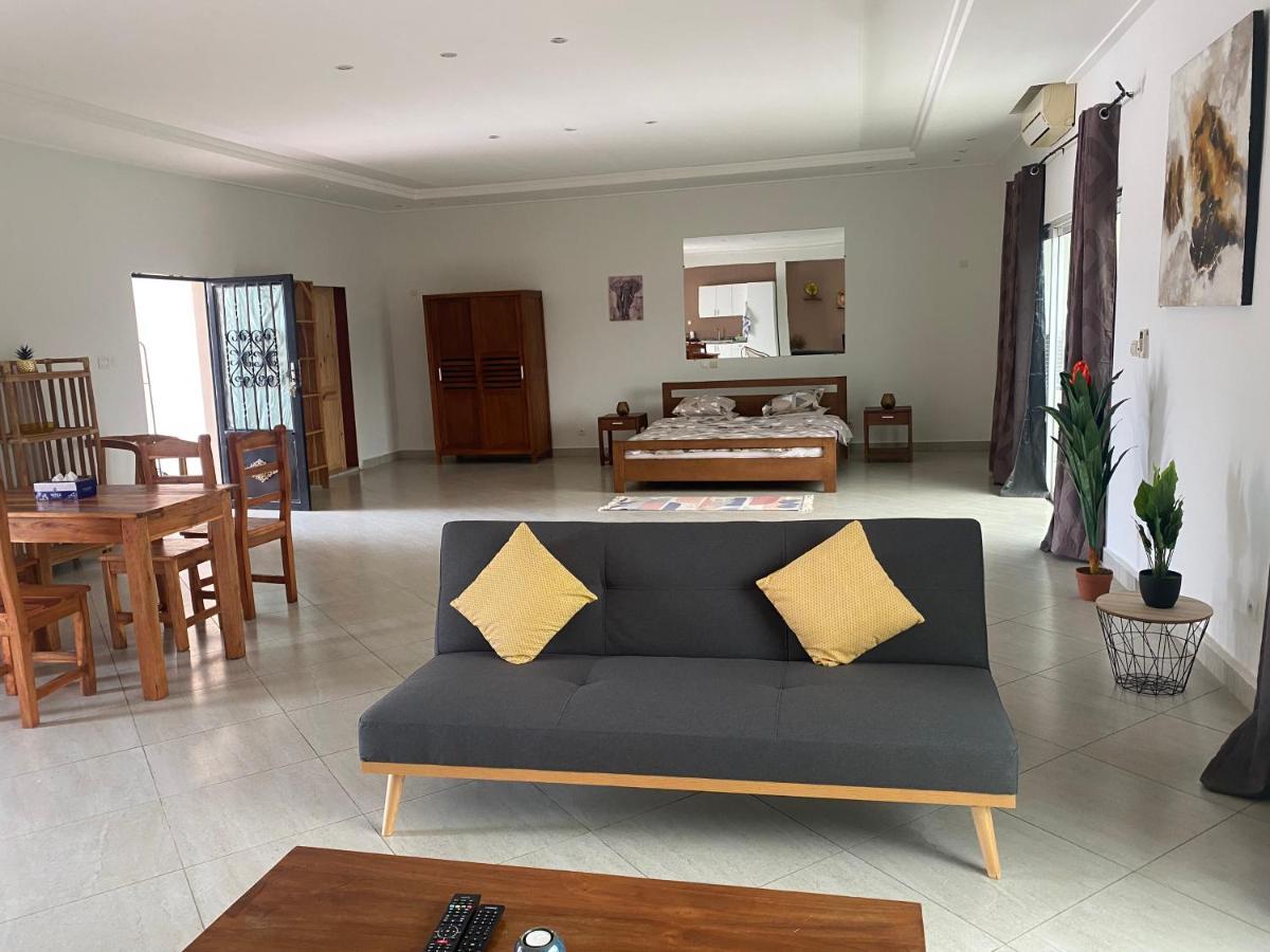 L'Oasis Guesthouse Cotonou Luaran gambar