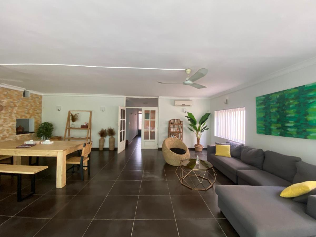 L'Oasis Guesthouse Cotonou Luaran gambar