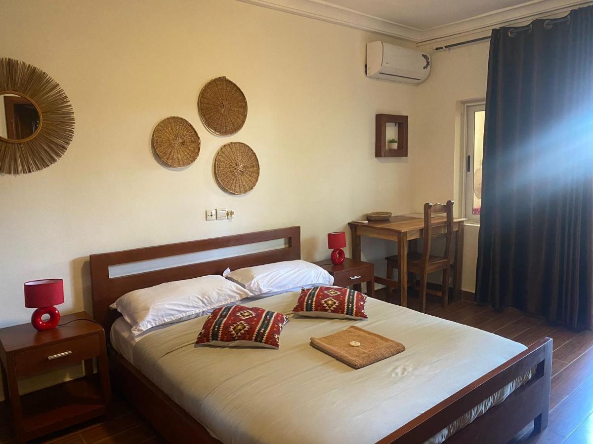 L'Oasis Guesthouse Cotonou Luaran gambar