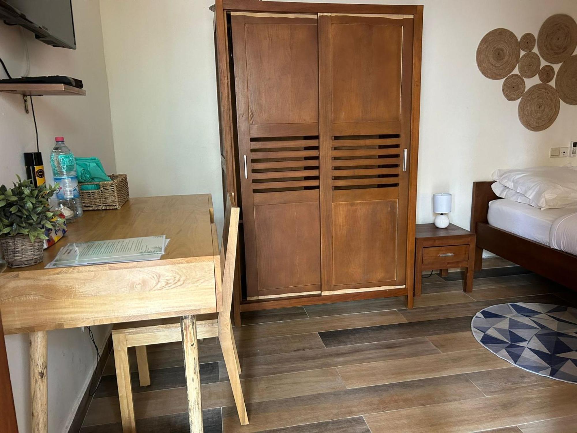 L'Oasis Guesthouse Cotonou Luaran gambar