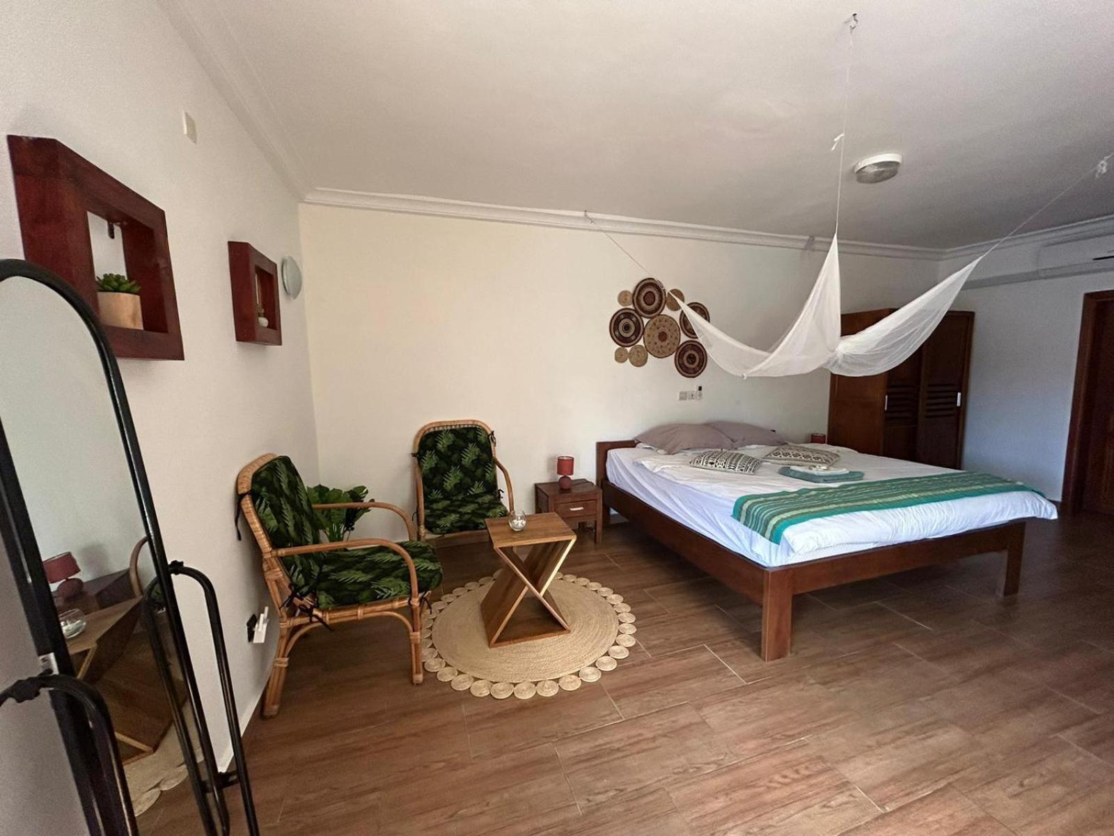 L'Oasis Guesthouse Cotonou Luaran gambar