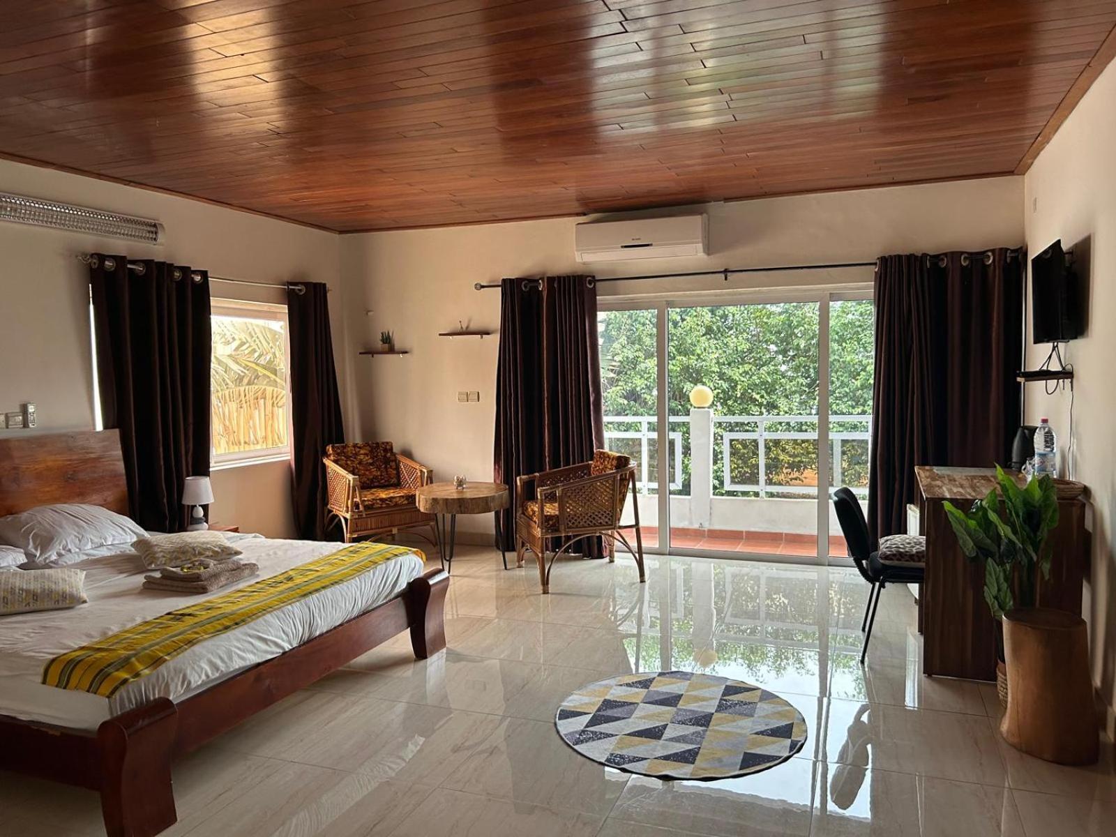 L'Oasis Guesthouse Cotonou Luaran gambar